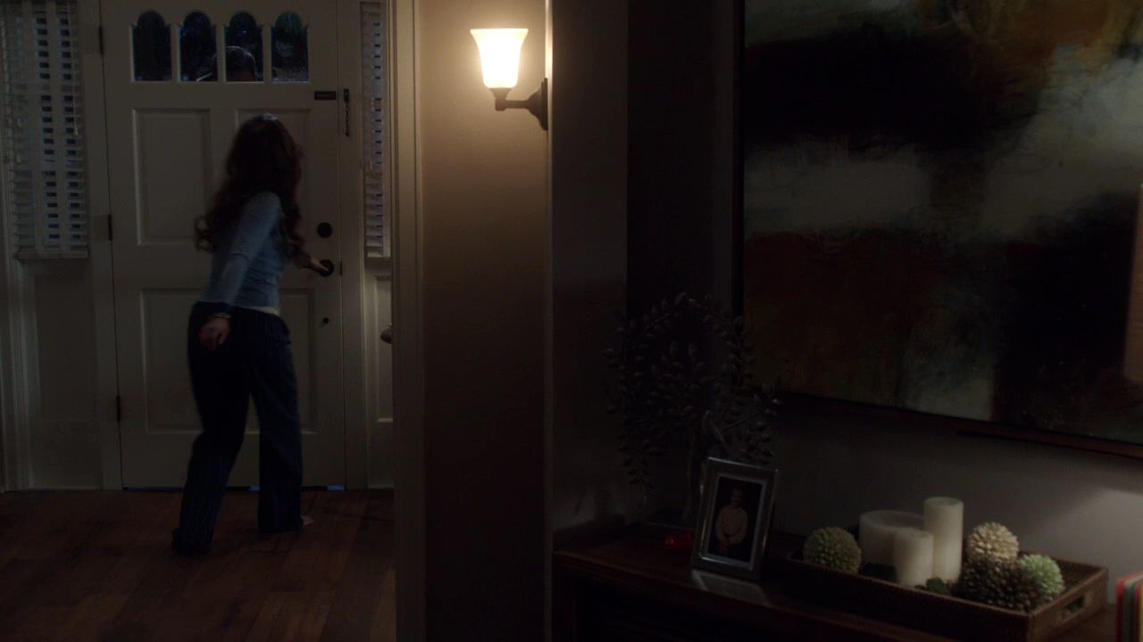 2012-TheClientList-S01E01-0792.jpg