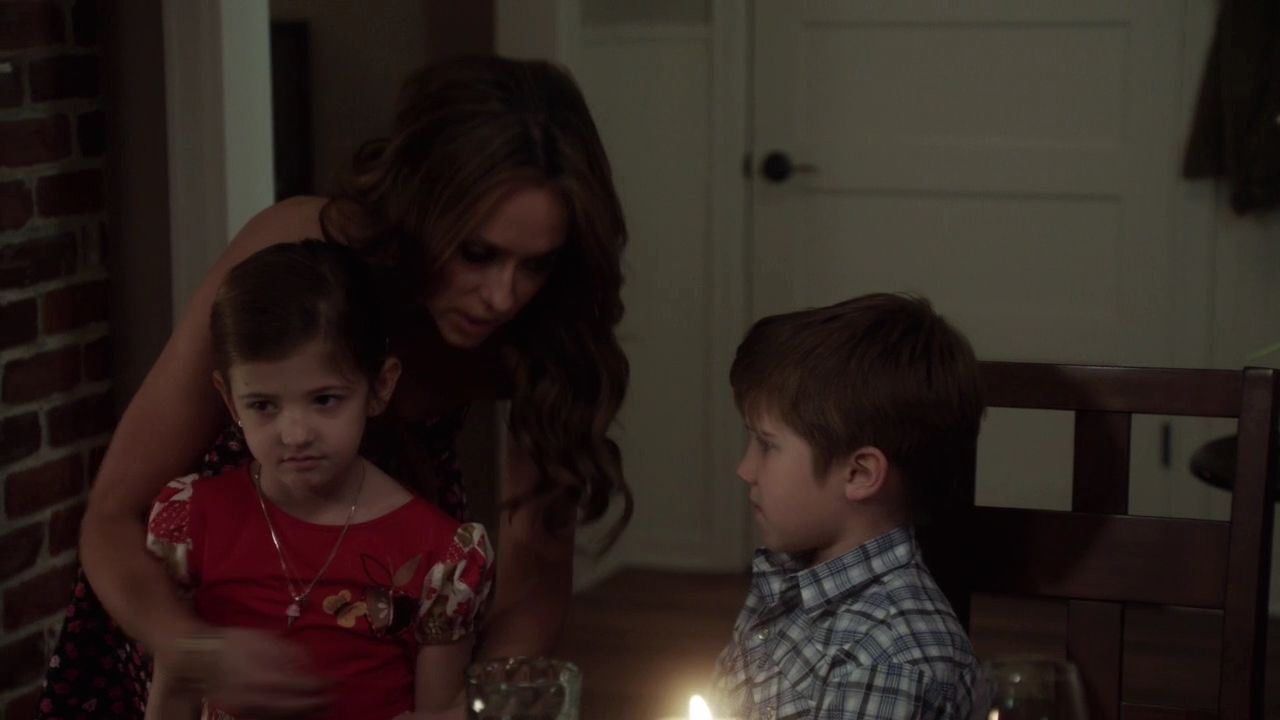 2012-TheClientList-S01E03-454.jpg