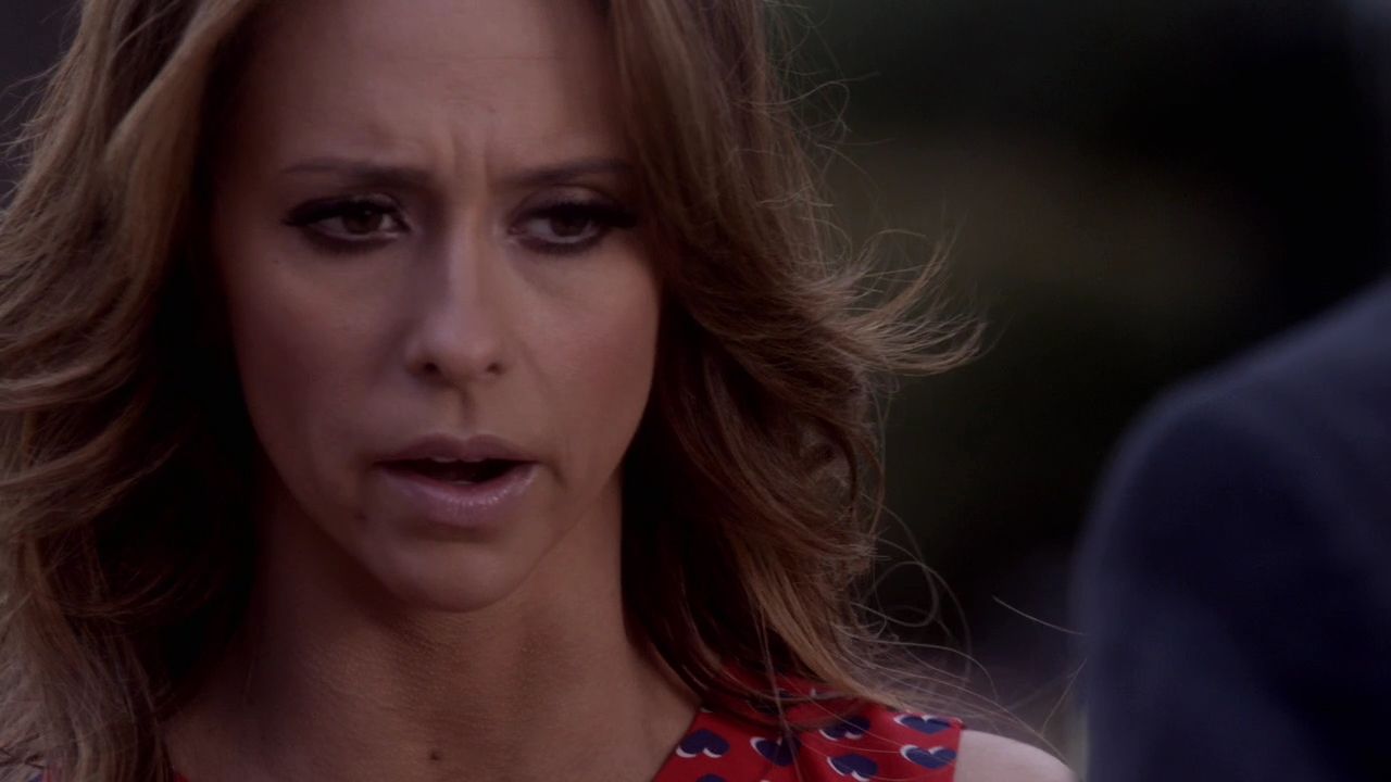 2012-TheClientList-S01E03-690.jpg