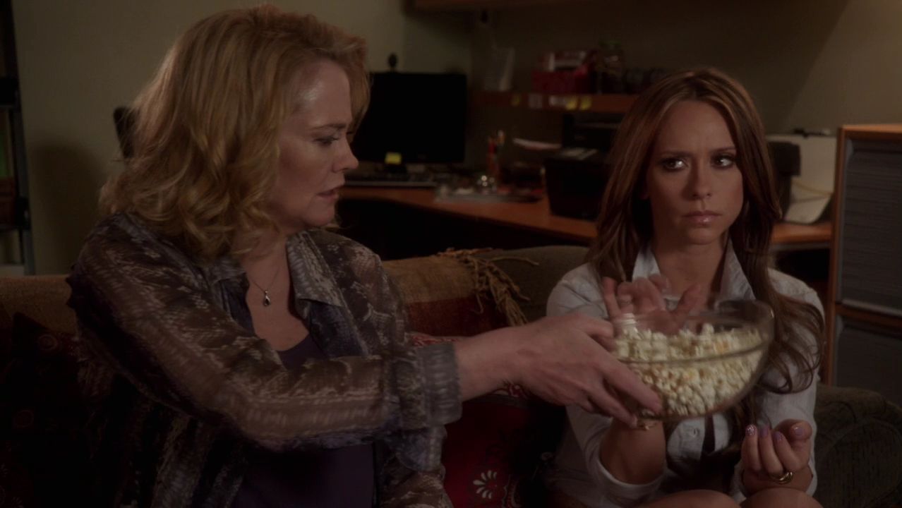 2012-TheClientList-S01E06-501.jpg