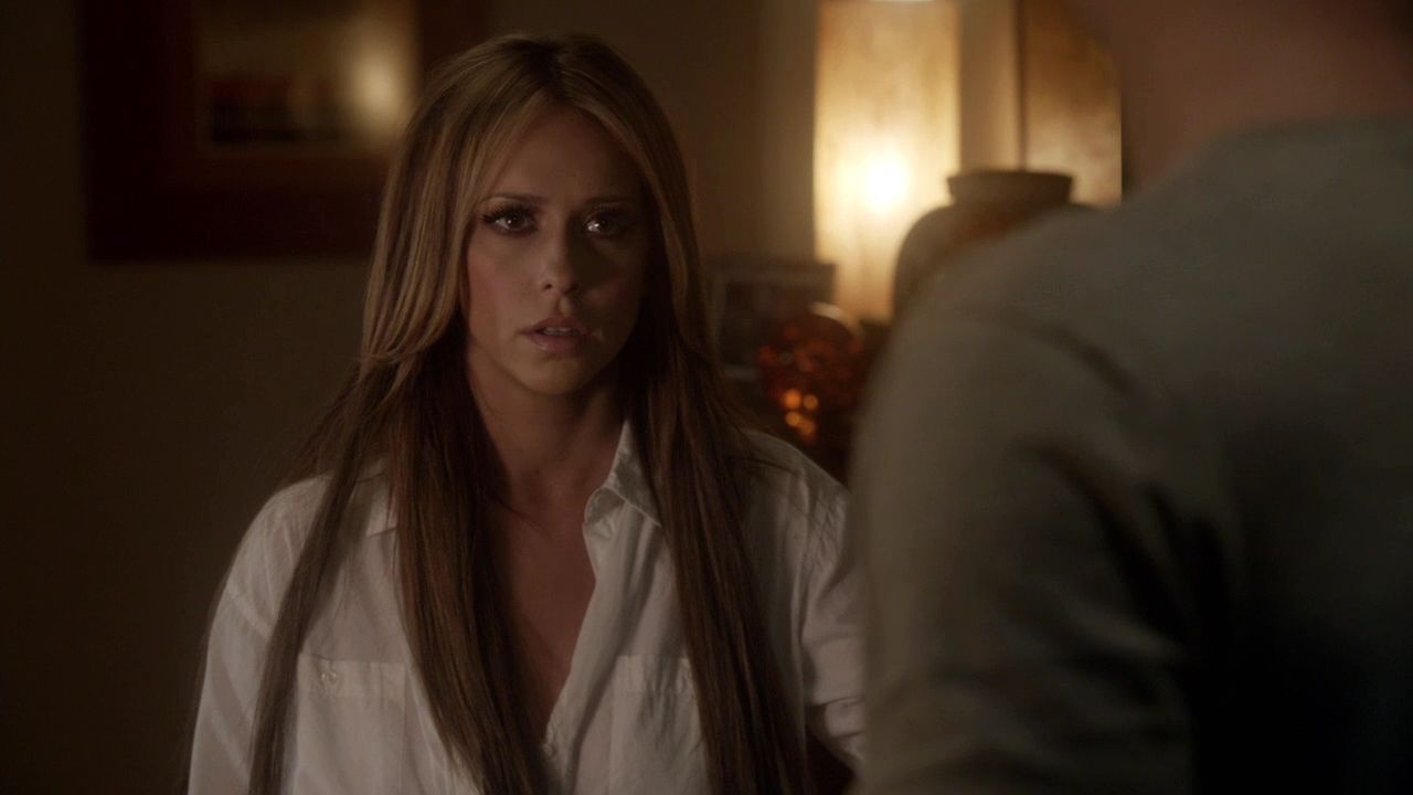 2012-TheClientList-S01E10-027.jpg