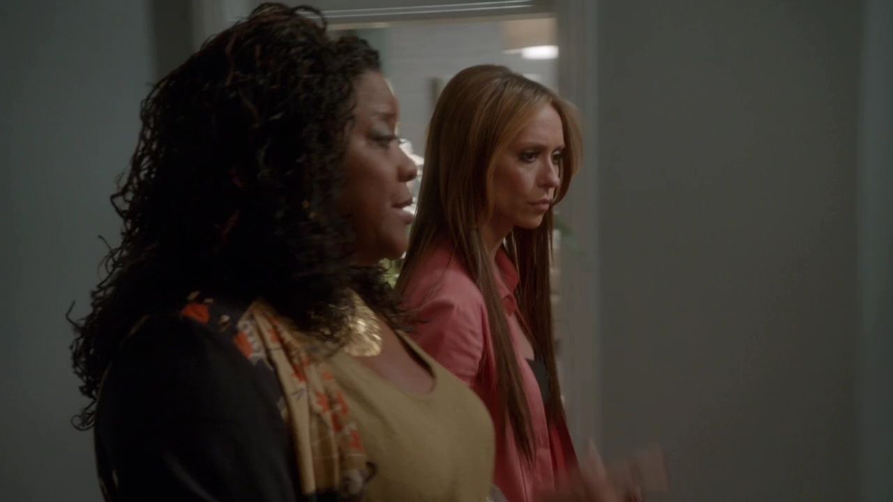 2012-TheClientList-S01E10-206.jpg