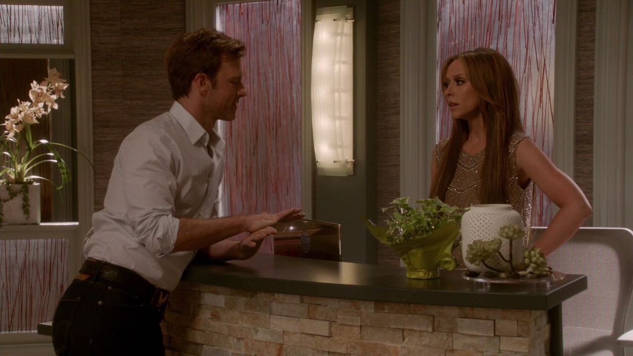 2012-TheClientList-S01E10-577.jpg