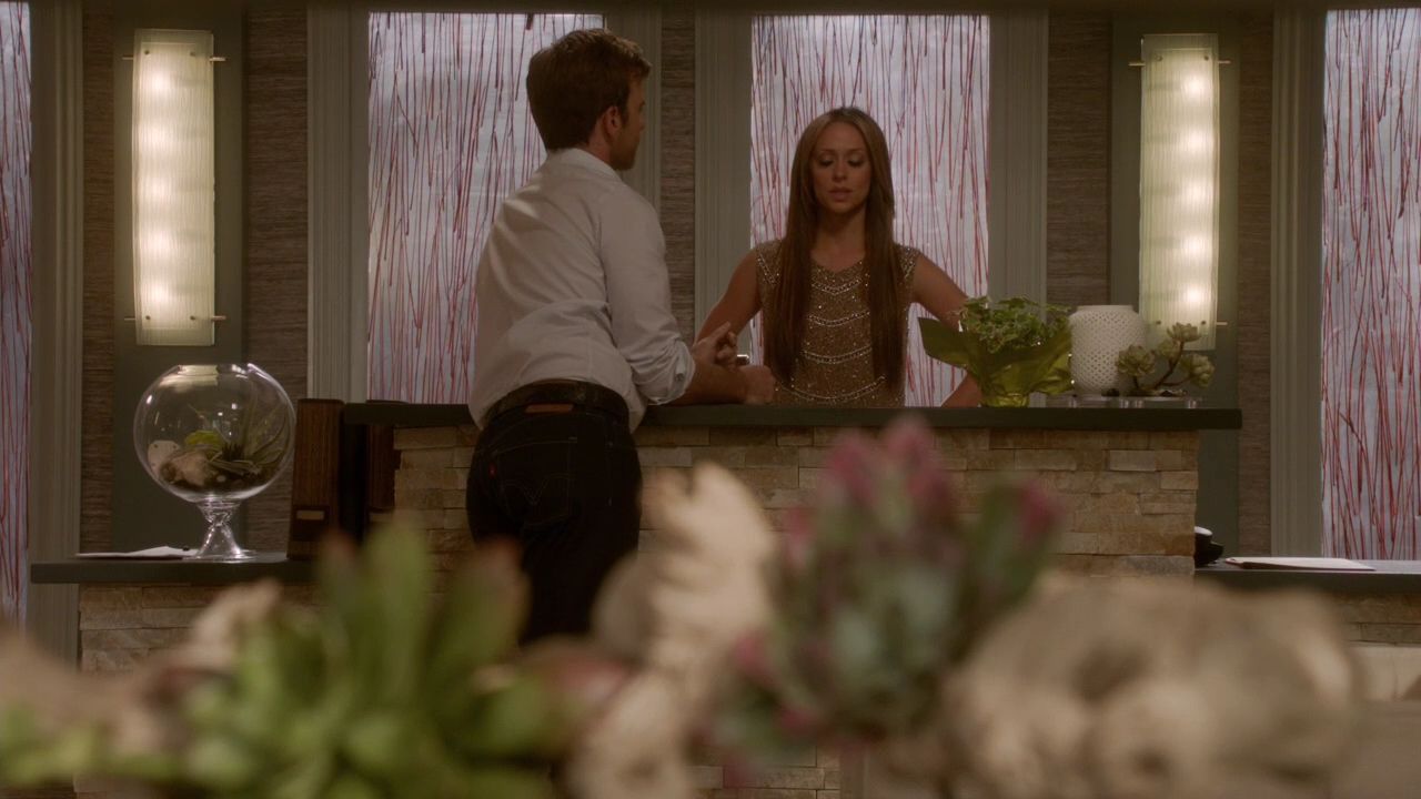 2012-TheClientList-S01E10-580.jpg