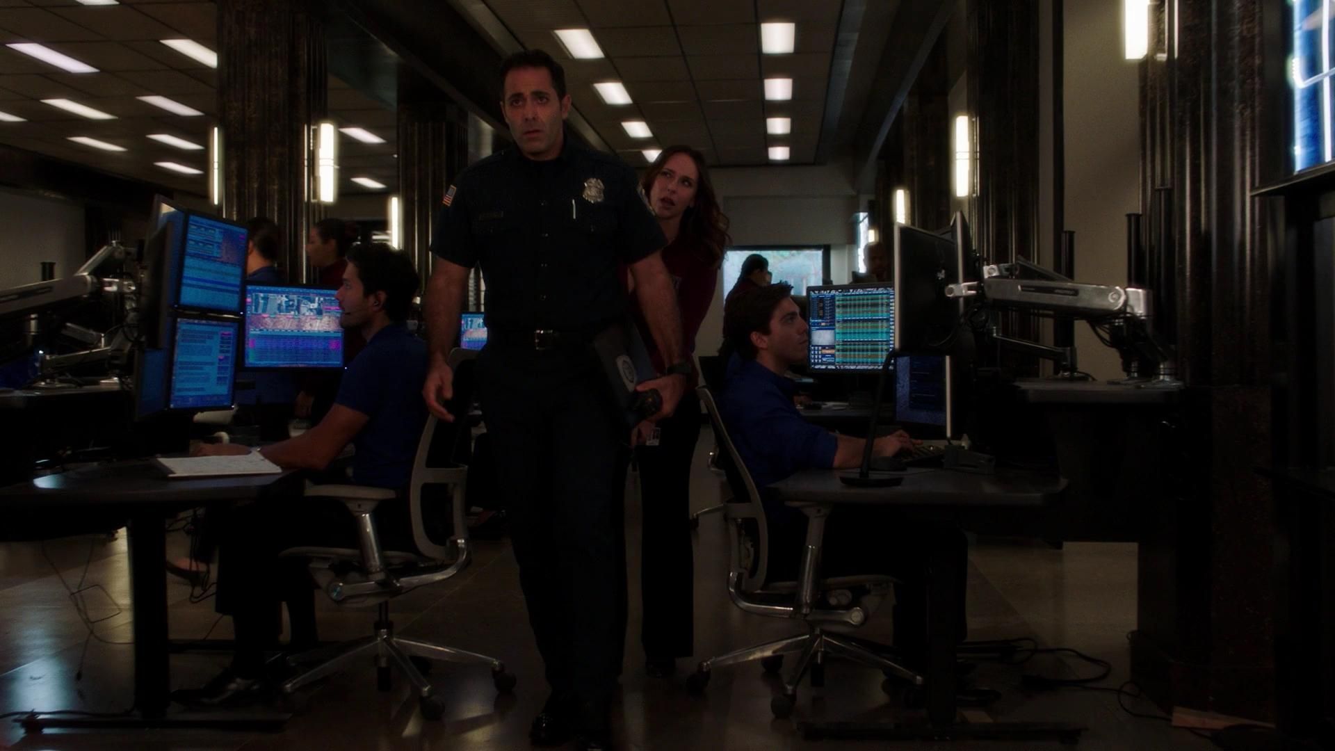 9-1-1-S02E03-123.jpg