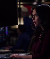 9-1-1-S02E10-010.jpg