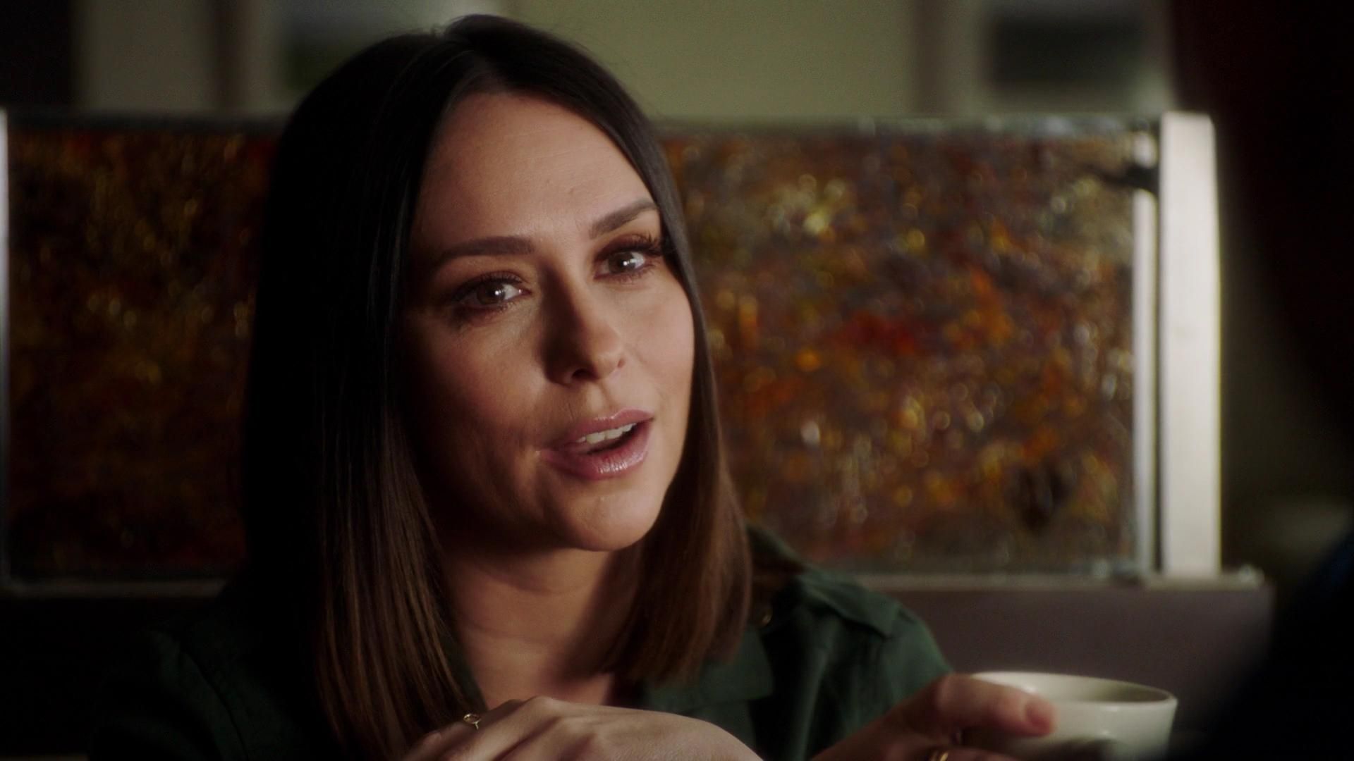 9-1-1-S02E14-010.jpg