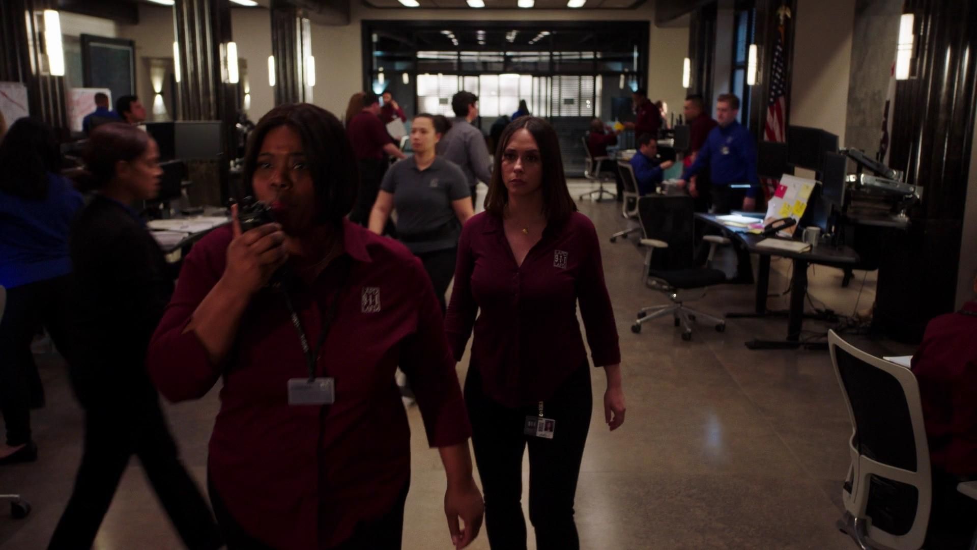 9-1-1-S02E14-114.jpg