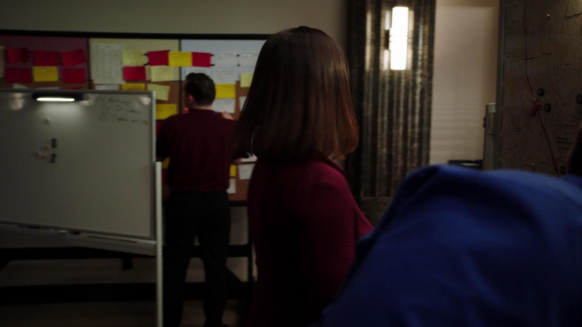 9-1-1-S02E14-141.jpg