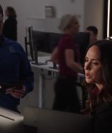 9-1-1-S06E18-053.jpg