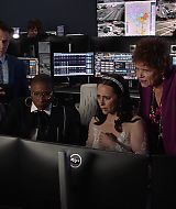 9-1-1-S07E06-057.jpg