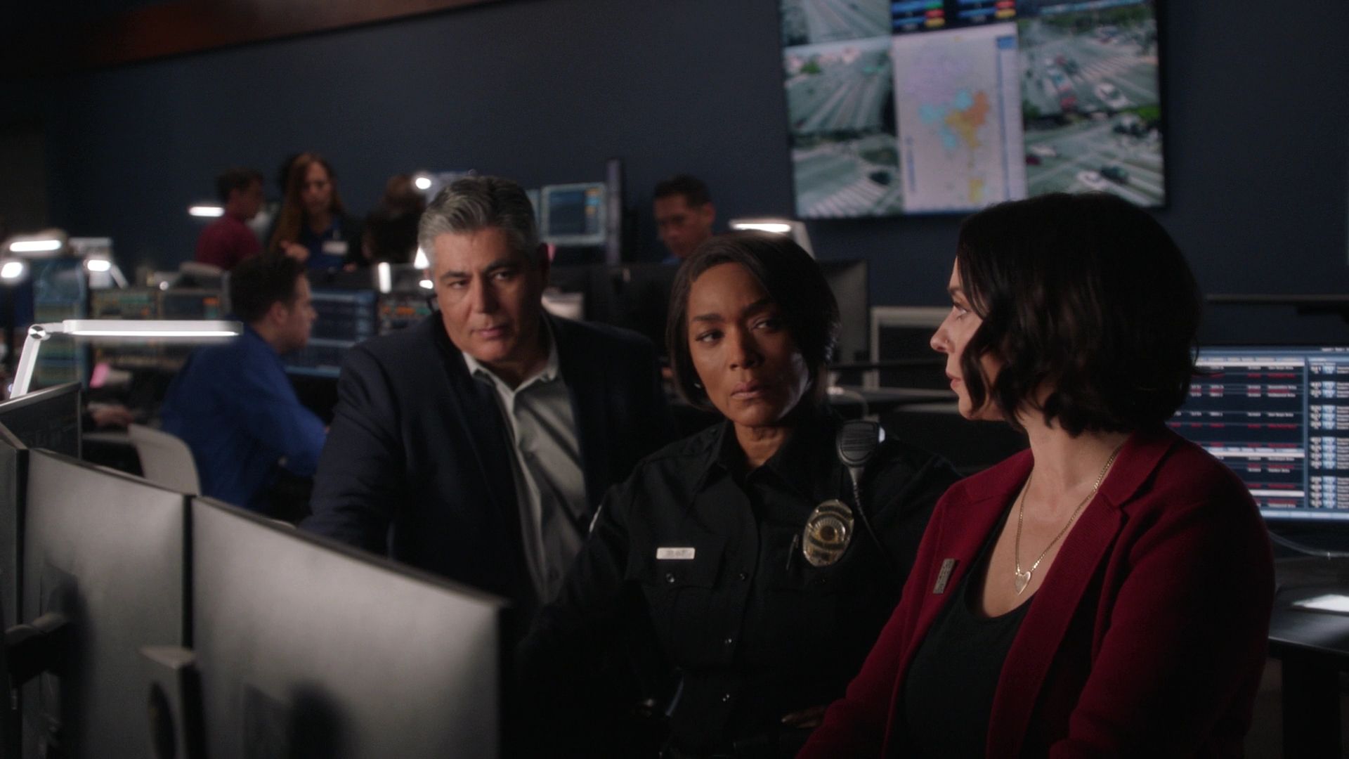 9-1-1-S07E07-368.jpg