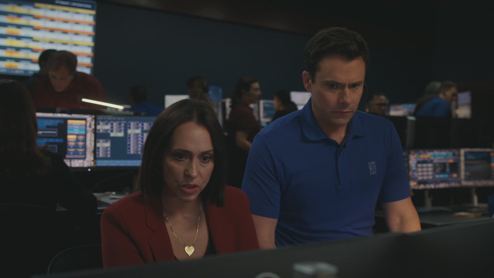 9-1-1-S08E03-098.jpg