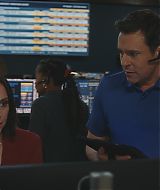 9-1-1-S08E03-093.jpg