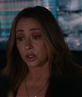 9-1-1-S08E13-013.jpg