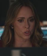 9-1-1-S08E14-055.jpg