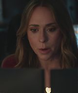 9-1-1-S08E14-085.jpg