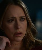 9-1-1-S08E15-004.jpg