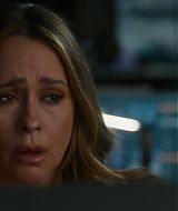 9-1-1-S08E15-009.jpg