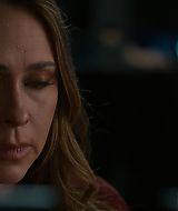 9-1-1-S08E15-018.jpg