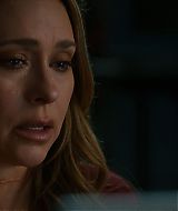 9-1-1-S08E15-050.jpg