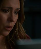 9-1-1-S08E15-054.jpg