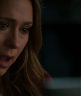9-1-1-S08E15-055.jpg