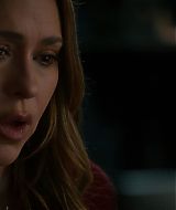 9-1-1-S08E15-056.jpg