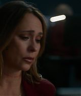 9-1-1-S08E15-062.jpg