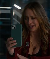 9-1-1-S08E15-078.jpg