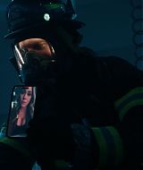 9-1-1-S08E15-089.jpg