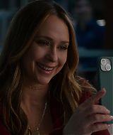9-1-1-S08E15-097.jpg