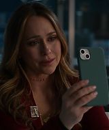 9-1-1-S08E15-098.jpg
