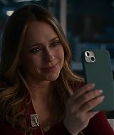 9-1-1-S08E15-100.jpg