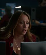 9-1-1-S08E15-106.jpg