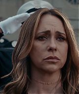 9-1-1-S08E16-119.jpg