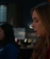 9-1-1-S08E17-005.jpg