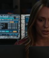 9-1-1-S08E17-009.jpg