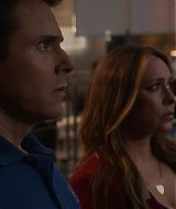 9-1-1-S08E17-024.jpg