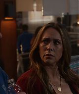9-1-1-S08E17-029.jpg