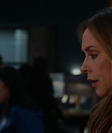 9-1-1-S08E17-033.jpg