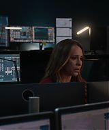 9-1-1-S08E17-037.jpg