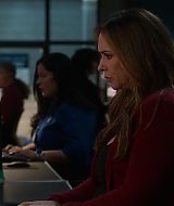 9-1-1-S08E17-044.jpg