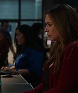 9-1-1-S08E17-045.jpg