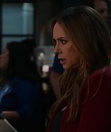 9-1-1-S08E17-048.jpg