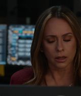 9-1-1-S08E17-053.jpg
