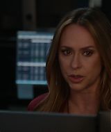 9-1-1-S08E17-060.jpg