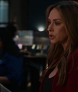9-1-1-S08E17-061.jpg