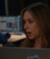 9-1-1-S08E17-063.jpg