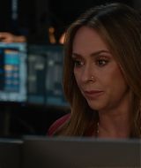 9-1-1-S08E17-065.jpg